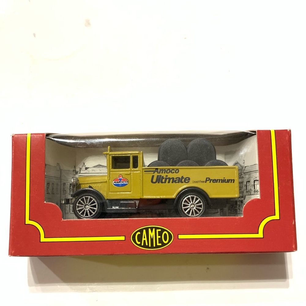 Vintage Cameo From Corgi Amoco Ultimate Morris Truck